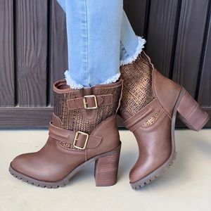 Lug Sole Chunky Heel Buckle Detail Engineer Boots